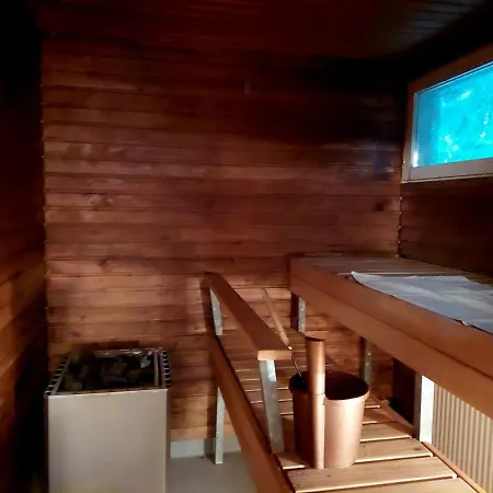 דירה Taideniityn Tuuli 1-4lle ווארקהאוס