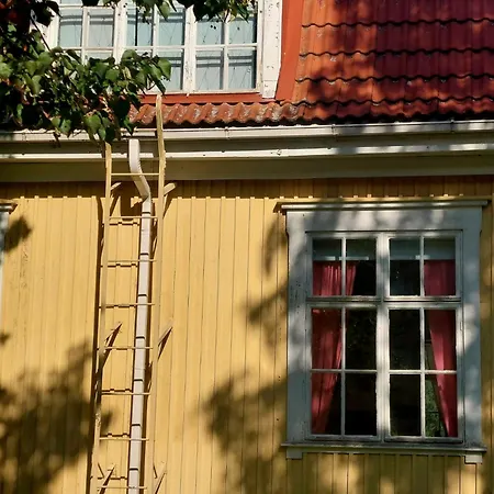 Taideniityn Huoneisto Tuuli 1-4lle Apartment