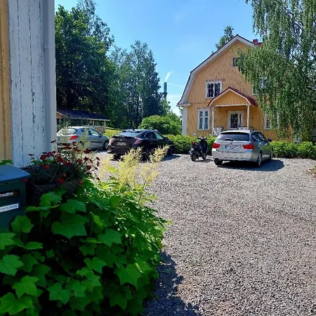 Taideniityn Huoneisto Tuuli 1-4lle *