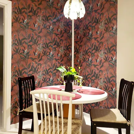 Taideniityn Huoneisto Tuuli 1-4lle Apartment *